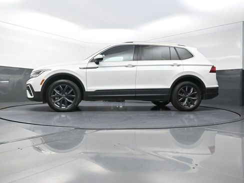 Used 2023 Volkswagen Tiguan SE AWD/4WD image 26
