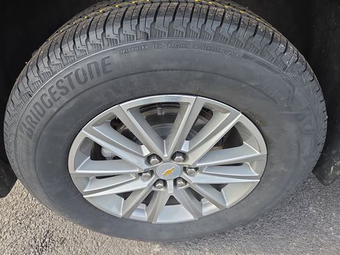 Used 2023 Chevrolet Traverse LT w/ LPO, Floor Liner Package image 10