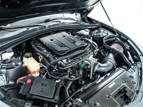 Used 2017 Chevrolet Camaro ZL1 RWD image 32
