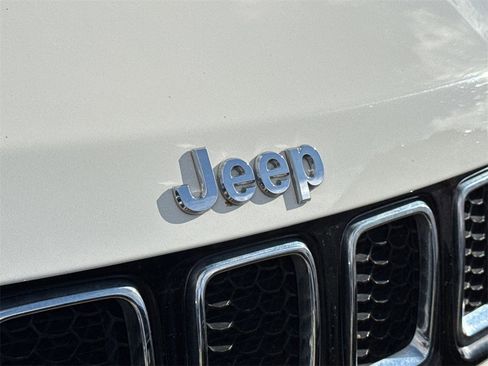 Used 2018 Jeep Compass Latitude w/ Popular Equipment Group image 4