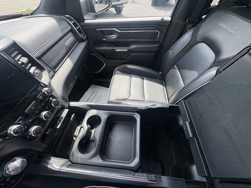 Used 2024 RAM 1500 Laramie AWD/4WD image 19