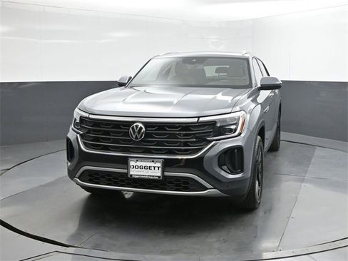 New 2026 Volkswagen Atlas Cross Sport SE image 30
