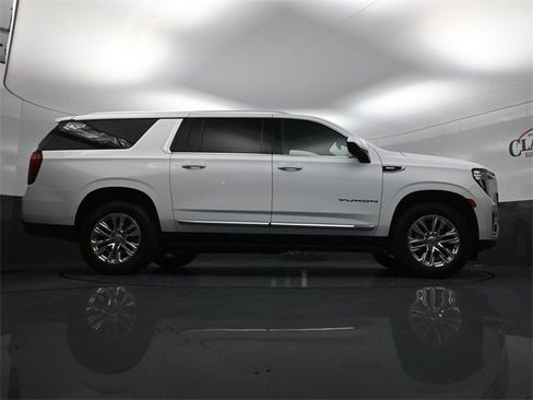 Used 2024 GMC Yukon XL SLT image 30