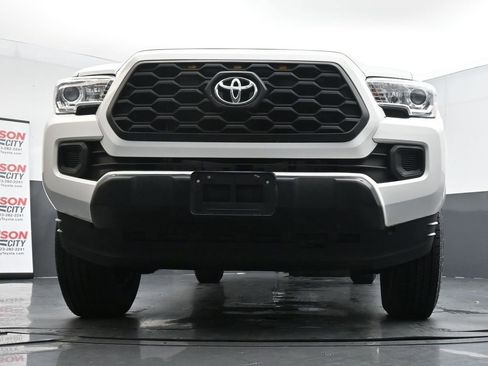 Used 2016 Toyota Tacoma SR image 37