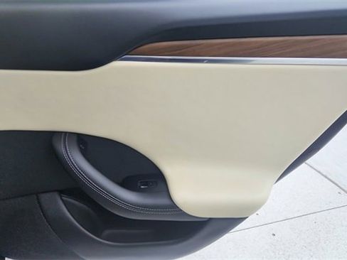 Used 2023 Tesla Model S Standard Range image 26