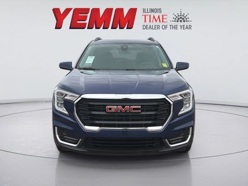 Used 2023 GMC Terrain SLE w/ Driver Convenience Package FWD image 6