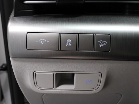 Certified 2025 Hyundai Kona SEL FWD image 28