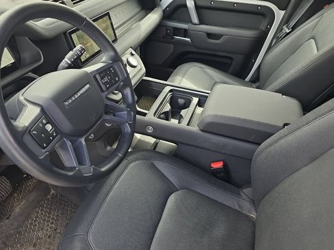 Used 2024 Land Rover Defender 110 X-Dynamic SE AWD/4WD image 7