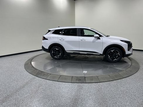 New 2026 Kia Sportage EX image 4