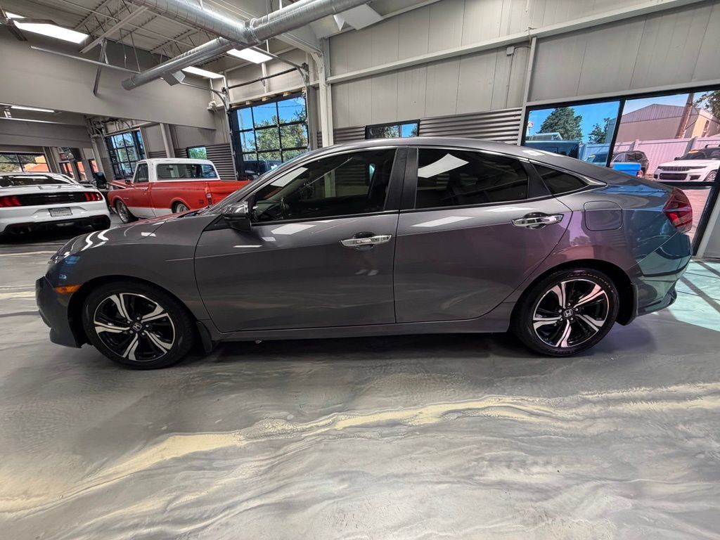 Used 2018 Honda Civic Touring image 35