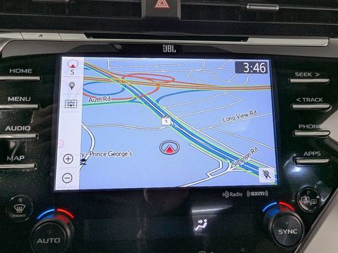 Used 2019 Toyota Camry XLE w/ Navigation Package image 19