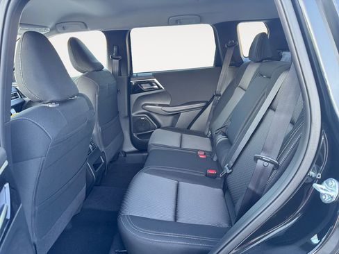 New 2026 Mitsubishi Outlander ES FWD image 13