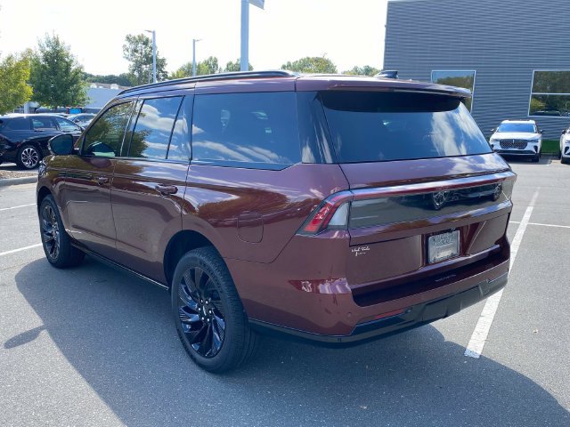 New 2027 Lincoln Navigator Reserve w/ Jet Appearance Package AWD/4WD image 26