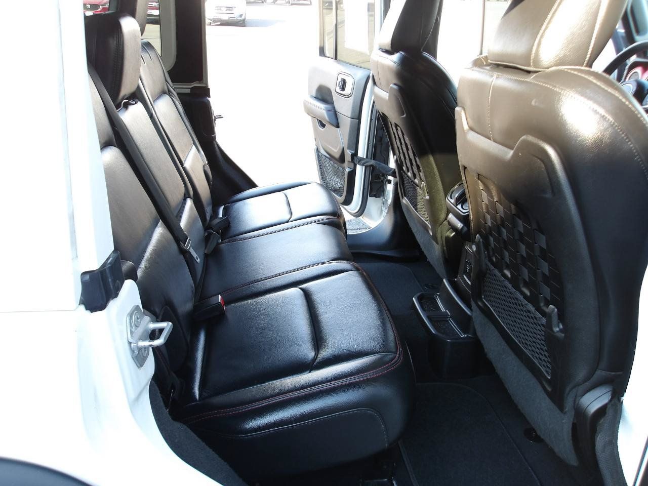 Used 2018 Jeep Wrangler Unlimited Rubicon AWD/4WD image 12