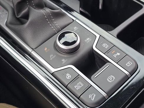 Used 2024 Kia Sorento SX Prestige w/ Olive Brown Leather Package image 23