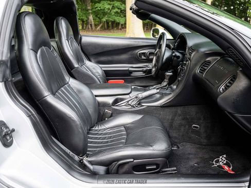 Used 1999 Chevrolet Corvette Coupe w/ Performance Handling Pkg RWD image 40