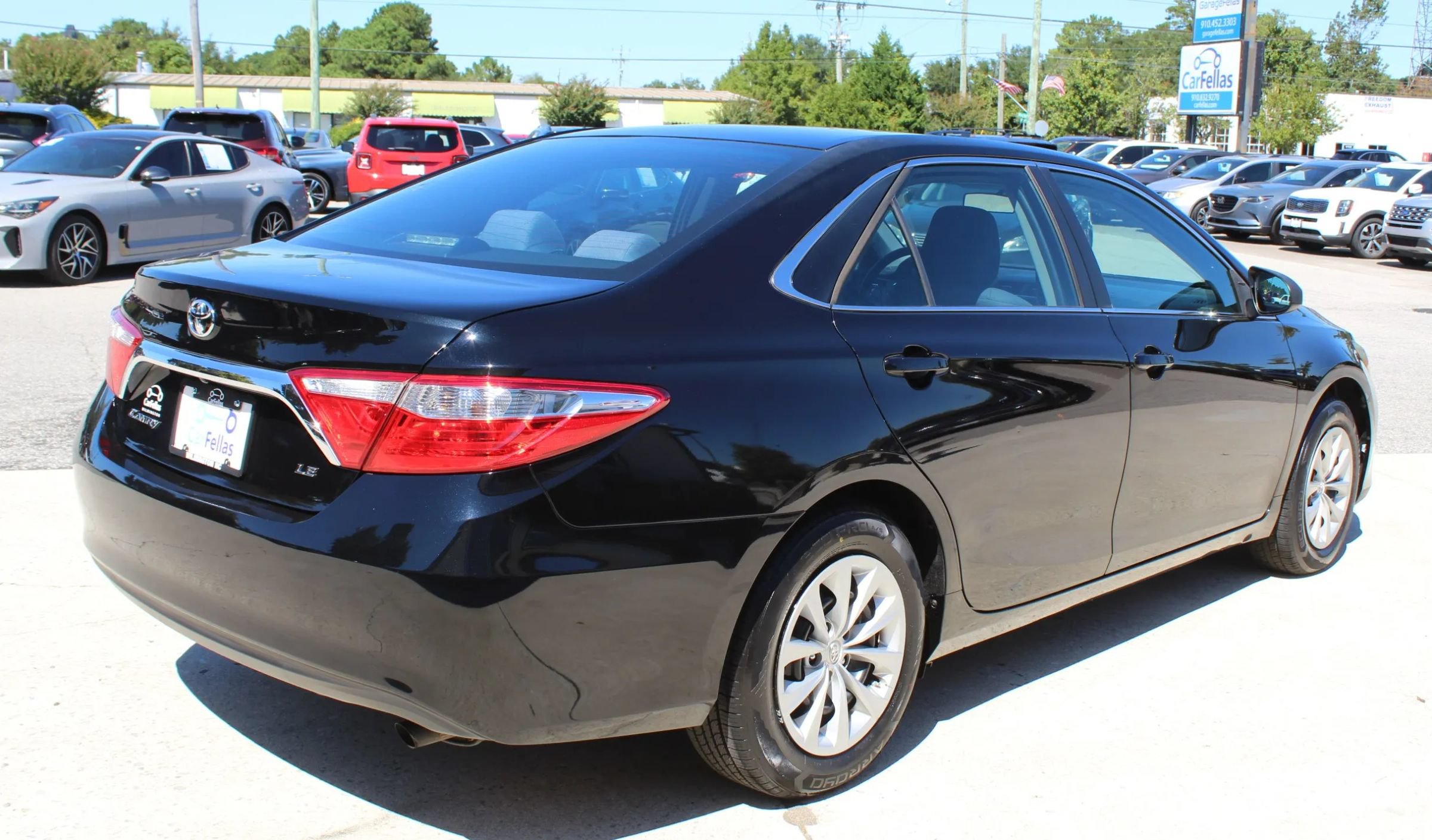 Used 2016 Toyota Camry LE FWD image 5