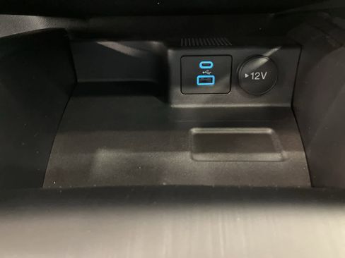 Used 2022 Ford Escape Titanium w/ Class II Trailer Tow Package image 19