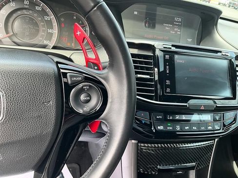 Used 2017 Honda Accord EX-L image 32