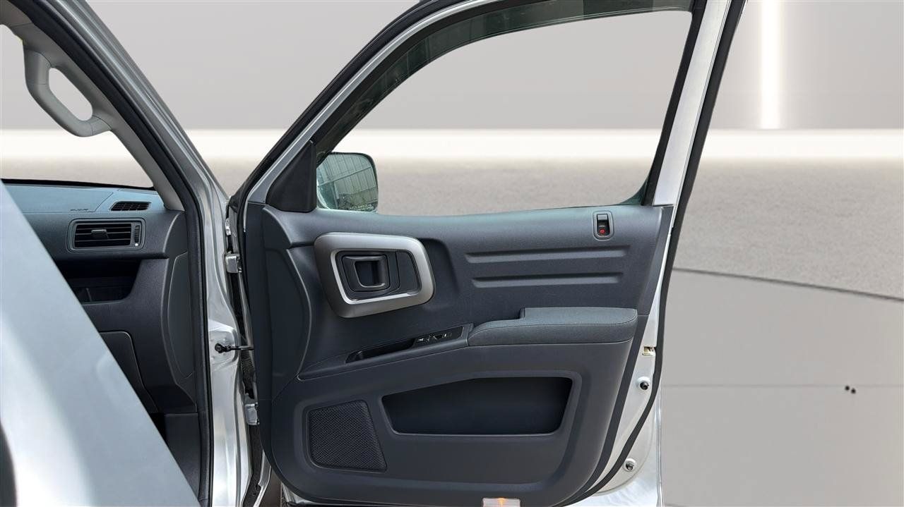 Used 2010 Honda Ridgeline RTS image 16