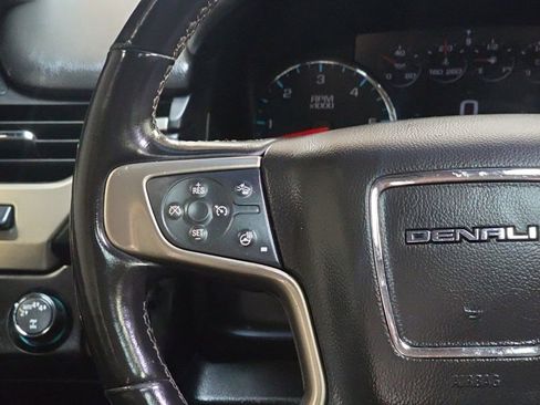 Used 2019 GMC Yukon Denali w/ Denali Ultimate Package image 18