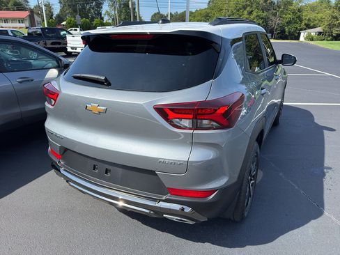 Used 2023 Chevrolet TrailBlazer ACTIV w/ Sun and Liftgate Package FWD image 5