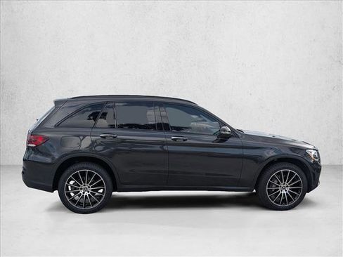 Used 2022 Mercedes-Benz GLC 300 image 4