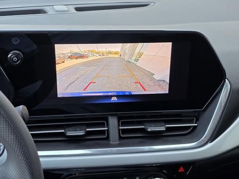 Used 2024 Chevrolet Trax LT image 9