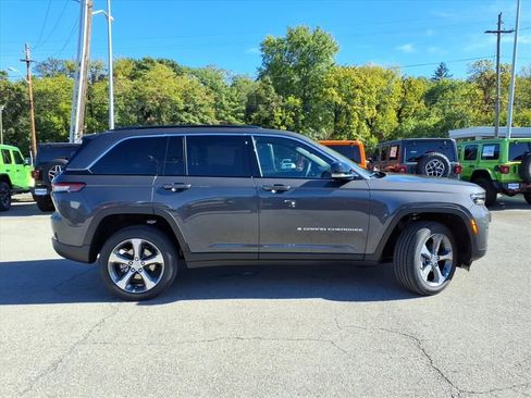 New 2025 Jeep Grand Cherokee Limited image 3