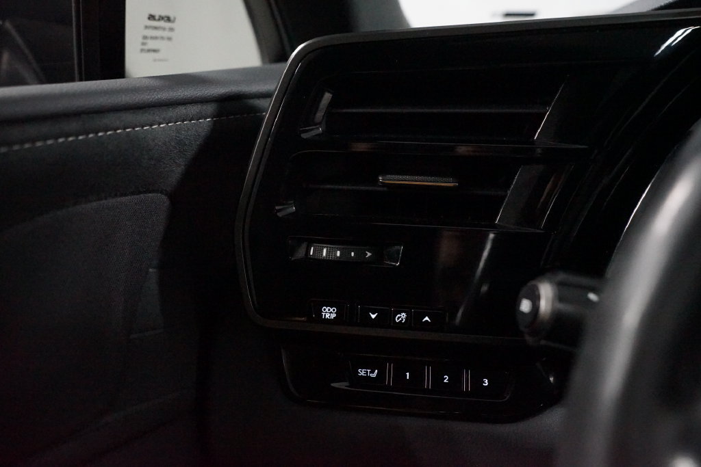 Used 2024 Lexus RX 350 FWD w/ Convenience Package image 25