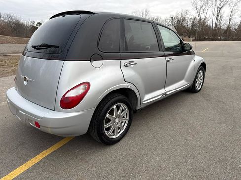 Used 2010 Chrysler PT Cruiser w/ PT Cruiser Couture Edition image 5