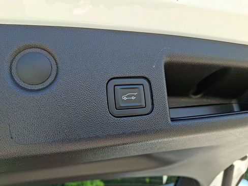 Used 2024 Chevrolet Equinox LT AWD/4WD image 29