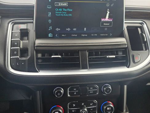 Used 2023 Chevrolet Suburban Premier image 17