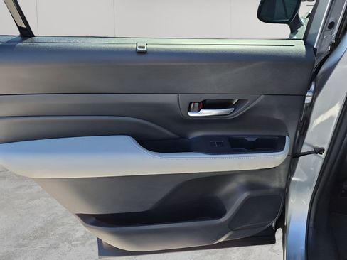 Used 2024 Toyota Grand Highlander XLE image 17