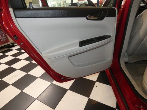 Used 2014 Chevrolet Impala LTZ image 24