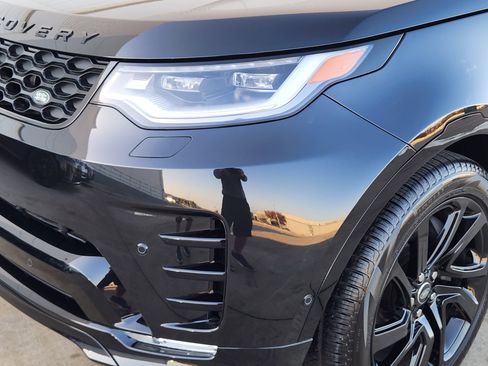 New 2025 Land Rover Discovery Dynamic SE image 9