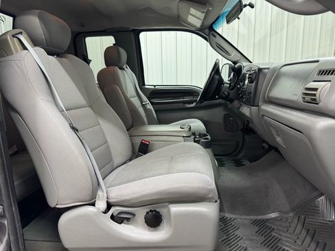 Used 2005 Ford F250 Lariat image 14