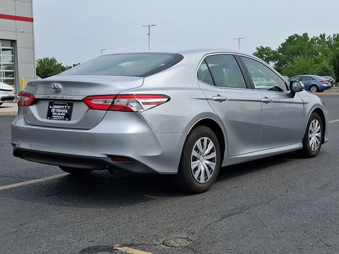 Used 2018 Toyota Camry FWD image 7
