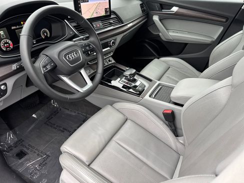 Used 2021 Audi Q5 Prestige w/ Prestige Package image 9