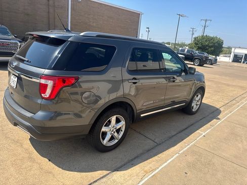 Used 2019 Ford Explorer XLT w/ Equipment Group 201A FWD image 4