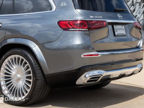 Used 2023 Mercedes-Benz Maybach GLS 600 4MATIC image 13