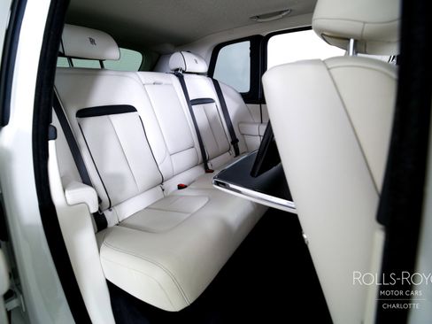 Used 2020 Rolls-Royce Cullinan image 29
