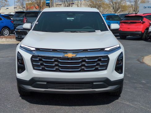 New 2026 Chevrolet Equinox LT FWD image 3