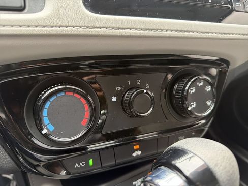 Certified 2021 Honda HR-V LX image 37