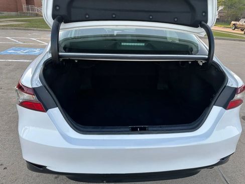 Used 2021 Toyota Camry LE image 18