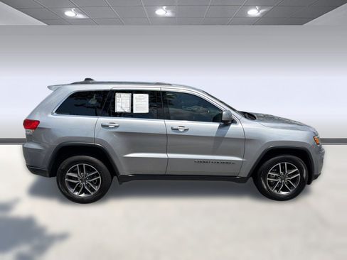 Used 2019 Jeep Grand Cherokee Laredo w/ Laredo X Package RWD image 8