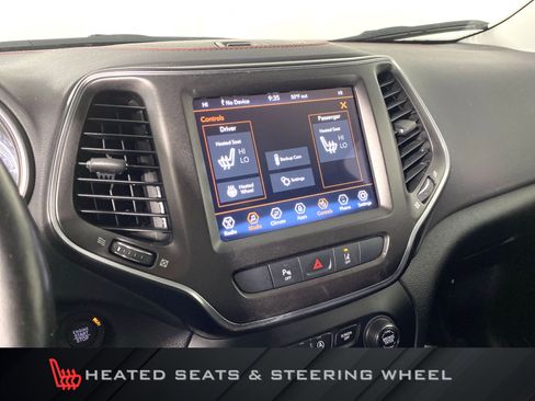 Used 2021 Jeep Cherokee Trailhawk image 5