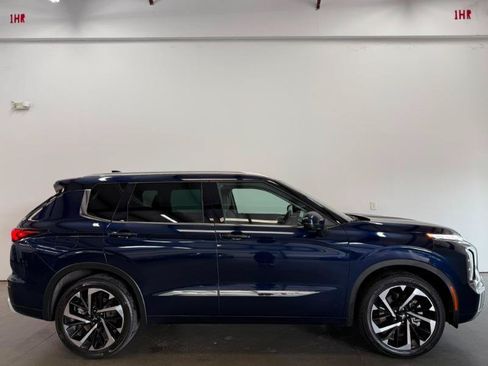 Used 2022 Mitsubishi Outlander SEL FWD image 2