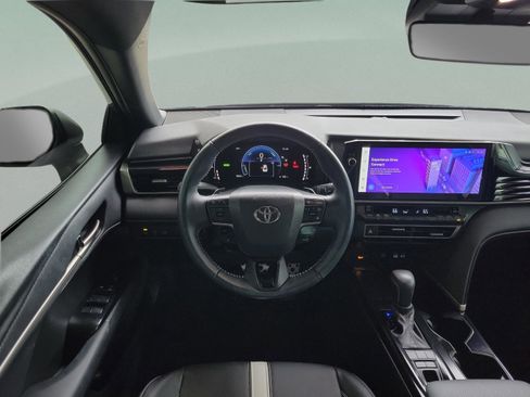 Certified 2025 Toyota Camry SE image 8