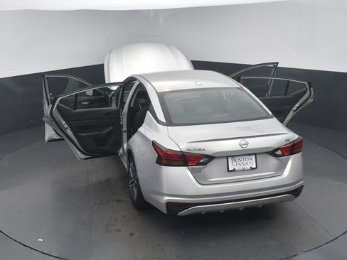 Used 2024 Nissan Altima 2.5 SV image 22